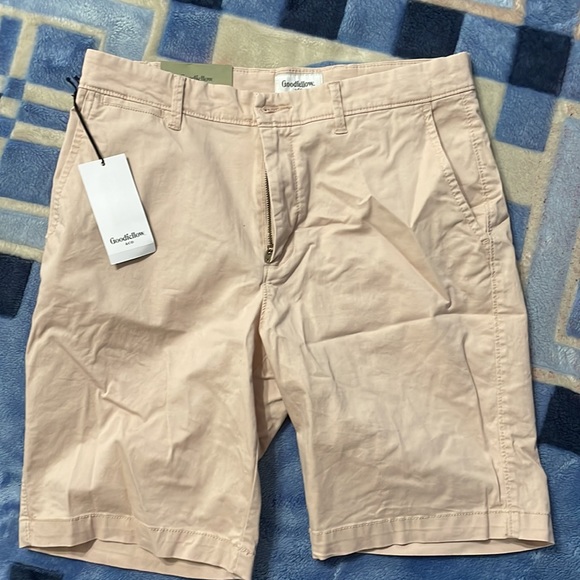 New unused short - Picture 2 of 2